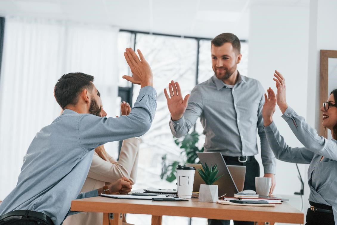 تحسين مهارات الموظفين